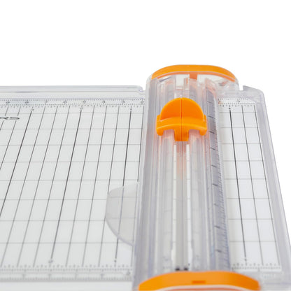 Fiskars SureCut - Cortador de papel portátil para carpetas de 3 anillos, longitud de corte de 9 pulgadas, papel de manualidades, cartulina y recortadora de fotos, herramienta para álbumes de recortes