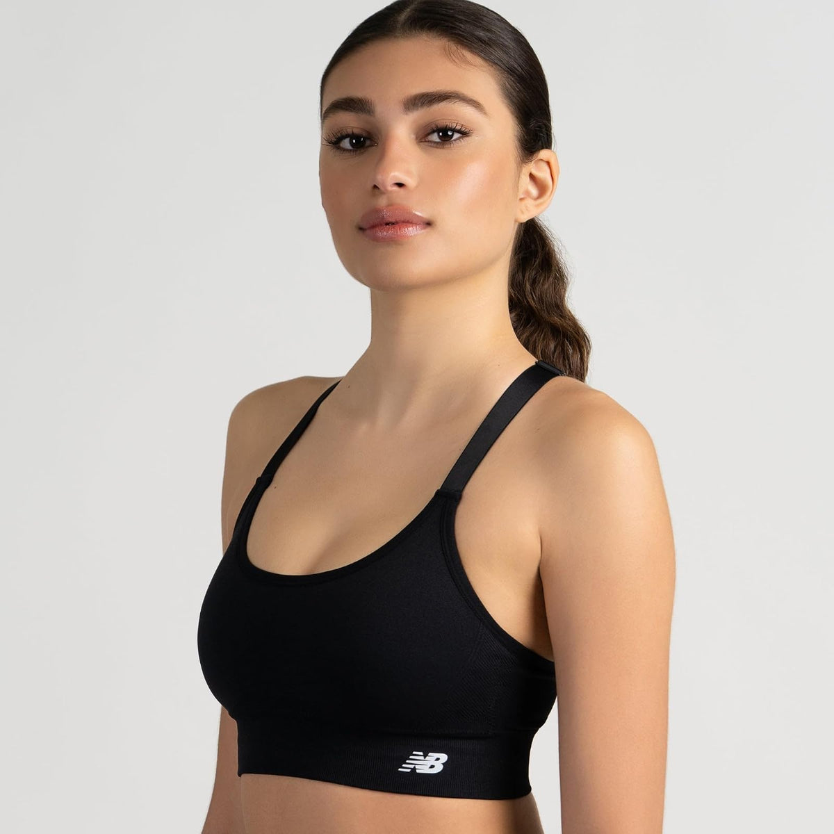 New Balance - Paquete de 3 Sujetadores Deportivos sin Costuras para Mujer, transpirabilidad con Ojo de Cerradura, Brasier Deportivo para Gimnasio, Juego de Entrenamiento de Yoga