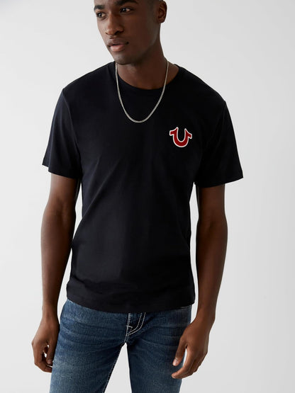 True Religion Men's Buddha Logo Short Sleeve Tee | Algodón suave, transpirable | Cuello redondo, ajuste clásico | Logotipo de pecho audaz | Camisetas gráficas para hombre