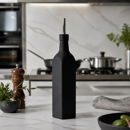 Restaurantware RW Base - Dispensador de aceite de oliva de 16.9 onzas, 1 botella dispensadora de aceite de cocina, con vertedor de acero inoxidable, sin fugas, vidrio negro, vertedor de aceite de