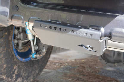 Rugged Ridge Hitch - Placa antideslizante | Negro, acero | 18013.01 | Se adapta a Jeep Wrangler JK/JL 2007-2026; Jeep Gladiator JT 2020-2026 con enganche receptor de 2 pulgadas