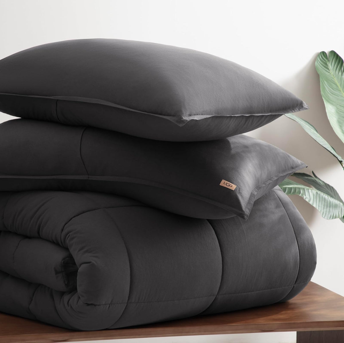 UGG - Juego de edredón tamaño King con 2 Fundas de Almohada, edredón Ligero Alternativo de plumón, Manta Reversible, acogedora, cálida, Lavable, hipoalergénica, para Todas Las Estaciones, Color Gris