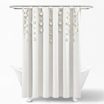 Lush Decor Cortina de Ducha de Lino con Pompones Bohemios, 72 x 72 Pulgadas, Color Blanco Roto