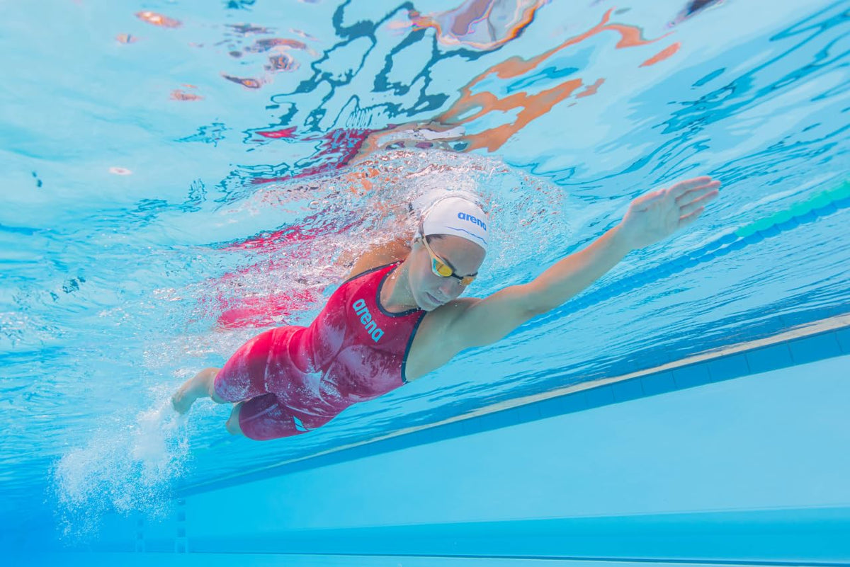 Arena - Gorro de natación de Silicona para Hombres y Mujeres, Aquaforce Wave hidrodinámico, Rendimiento competitivo, intensivo