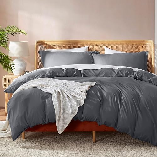 Nestl Juego de Funda para Edredón de 3 Piezas - Ultra Suave Fibra de Doble Cepillado Colección de Hotel - Cubierta de Edredón con Cierre de Botones y 2 Fundas para Almohada, Gris Carbón - Queen 228 x 228