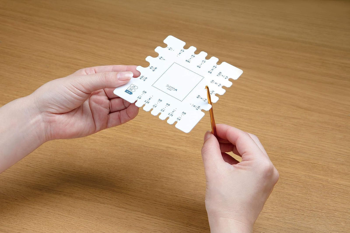 CLOVER 3200 Swatch Ruler & Needle Gauge White