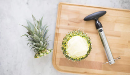 OXO Good Grips 3108300 Stainless Steel Ratcheting Pineapple Slicer, Plata/Negro