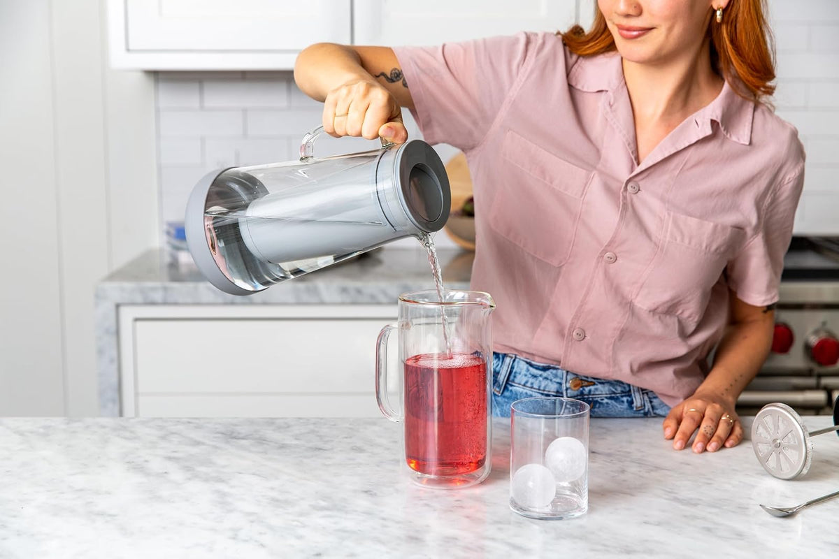 LifeStraw Home - Jarra de cristal y base de silicona para 7 tazas | Jarra de filtro de agua de vidrio con base de silicona, sin BPA, protege contra bacterias, parásitos, microplásticos y plomo