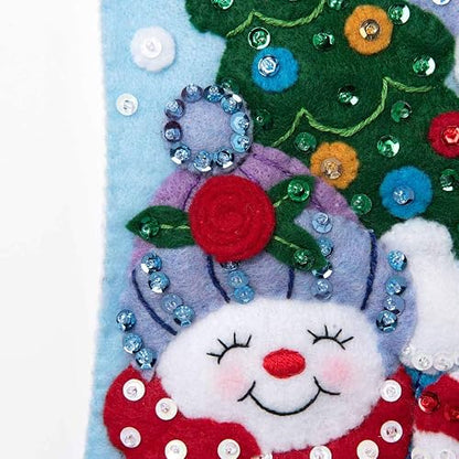 Bucilla - Kit de calcetines de fieltro para Navidad, 45,7 cm, retrato familiar de nieve