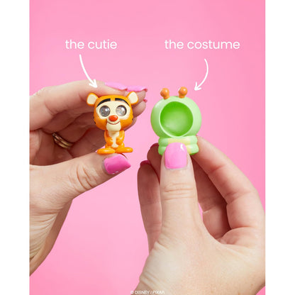 Just Play Estatuillas coleccionables Disney Doorables Costume Cuties, de 3,8 cm, inspiradas en Winnie The Pooh, Lilo & Stitch de Disney y Toy Story de Disney y Pixar, para niños a Partir de 5 años