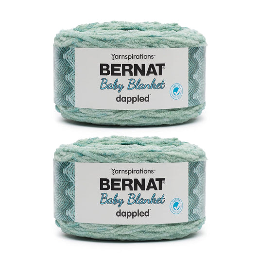 Bernat - Manta para bebé, color verde selva, 2 unidades de 300 g/10.5 oz, poliéster, 6 súper voluminosos, 220 yardas, tela/ganchillo