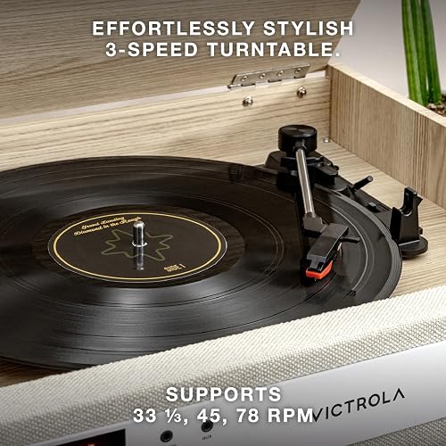Victrola Century - Tocadiscos Bluetooth 6 en 1 - Natural Centro Musical de Mediados de Siglo Reproduce Vinilo, CD, Casete y Auxiliar, VINYLSTREAM transmite Discos a Altavoces Bluetooth