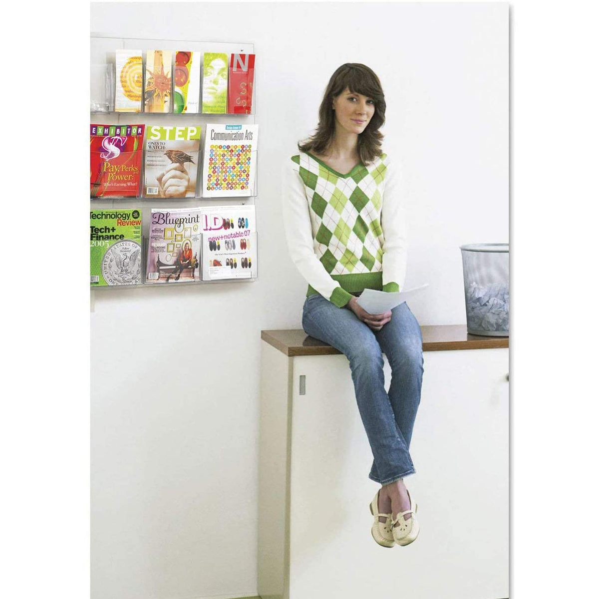 Safco 5606CL Reveal 6 Magazine and 6 Pamphlet Display, Clear