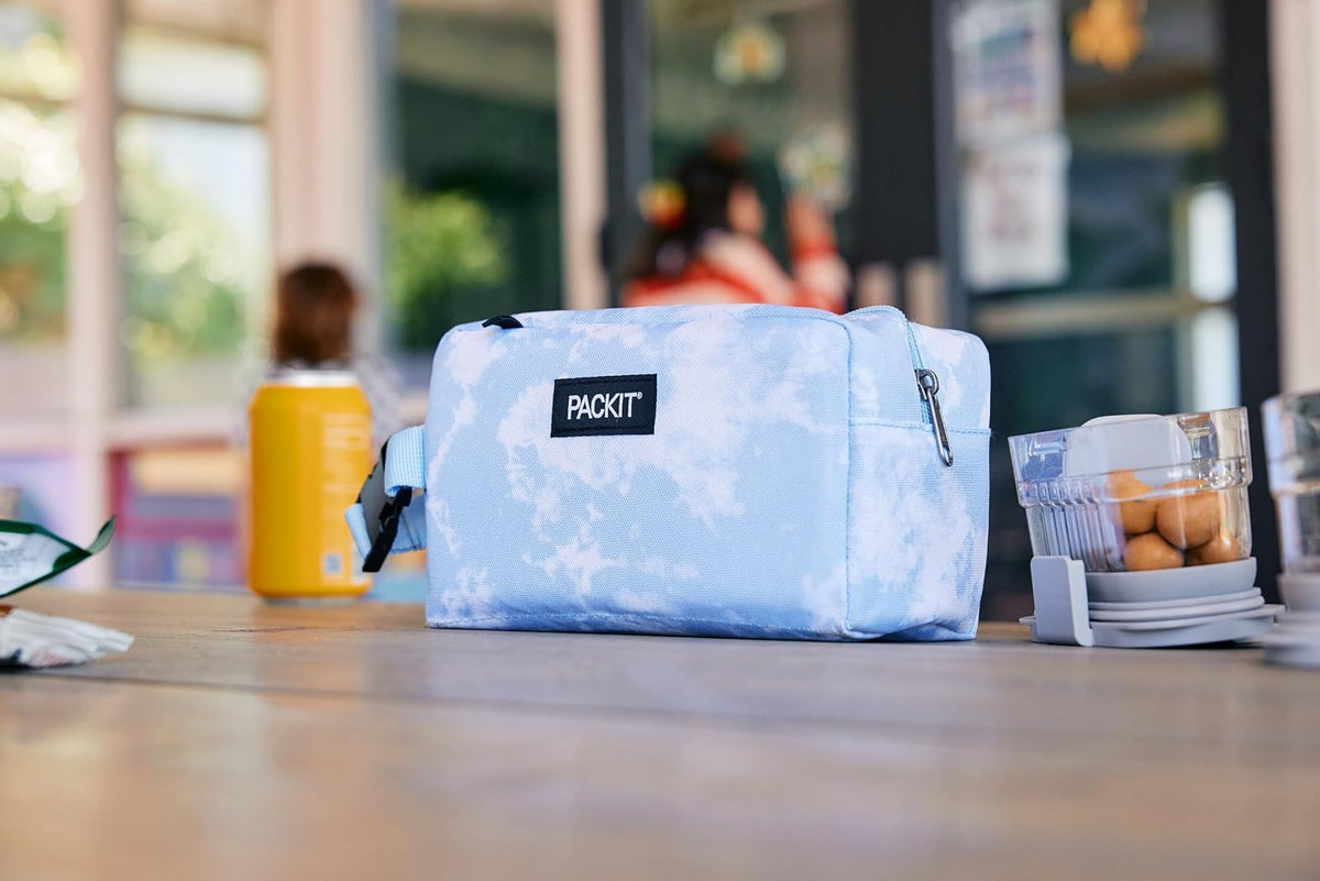 PackIt® - Caja de aperitivos congelable, magenta, construida con tecnología ECOFREEZE®, plegable, reutilizable, cierre de cierre con asa de hebilla, diseñada para aperitivos de trabajo, aperitivos