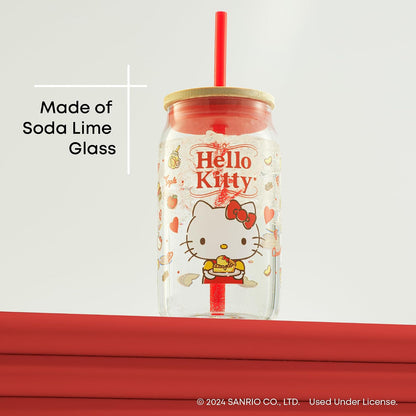 JoyJolt Sanrio - Vaso de vidrio con sabor favorito de Hello Kitty and Friends con tapa de bambú y popote, a prueba de fugas, taza transparente de 16 onzas con forma de lata de soda con Hello Kitty