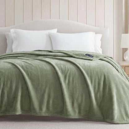 Nautica - Manta de Forro Polar de Felpa Suave, Ideal para Cama o sofá, Certificado Oeko-Tex (Verde sólido)