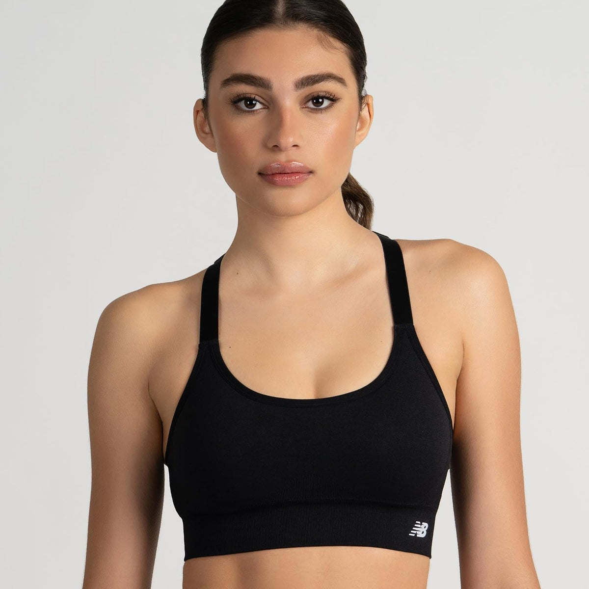 New Balance - Paquete de 3 Sujetadores Deportivos sin Costuras para Mujer, transpirabilidad con Ojo de Cerradura, Brasier Deportivo para Gimnasio, Juego de Entrenamiento de Yoga