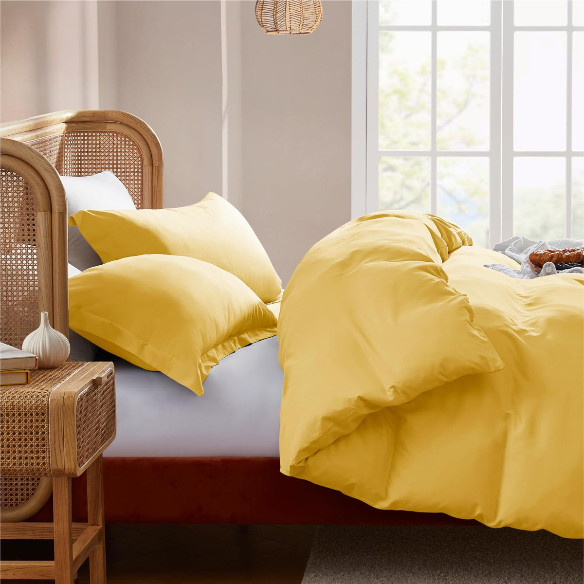 Nestl Juego de Funda para Edredón de 3 Piezas - Ultra Suave Fibra de Doble Cepillado Colección de Hotel - Cubierta de Edredón con Cierre de Botones y 2 Fundas para Almohada, Amarillo - Queen 228 x 228