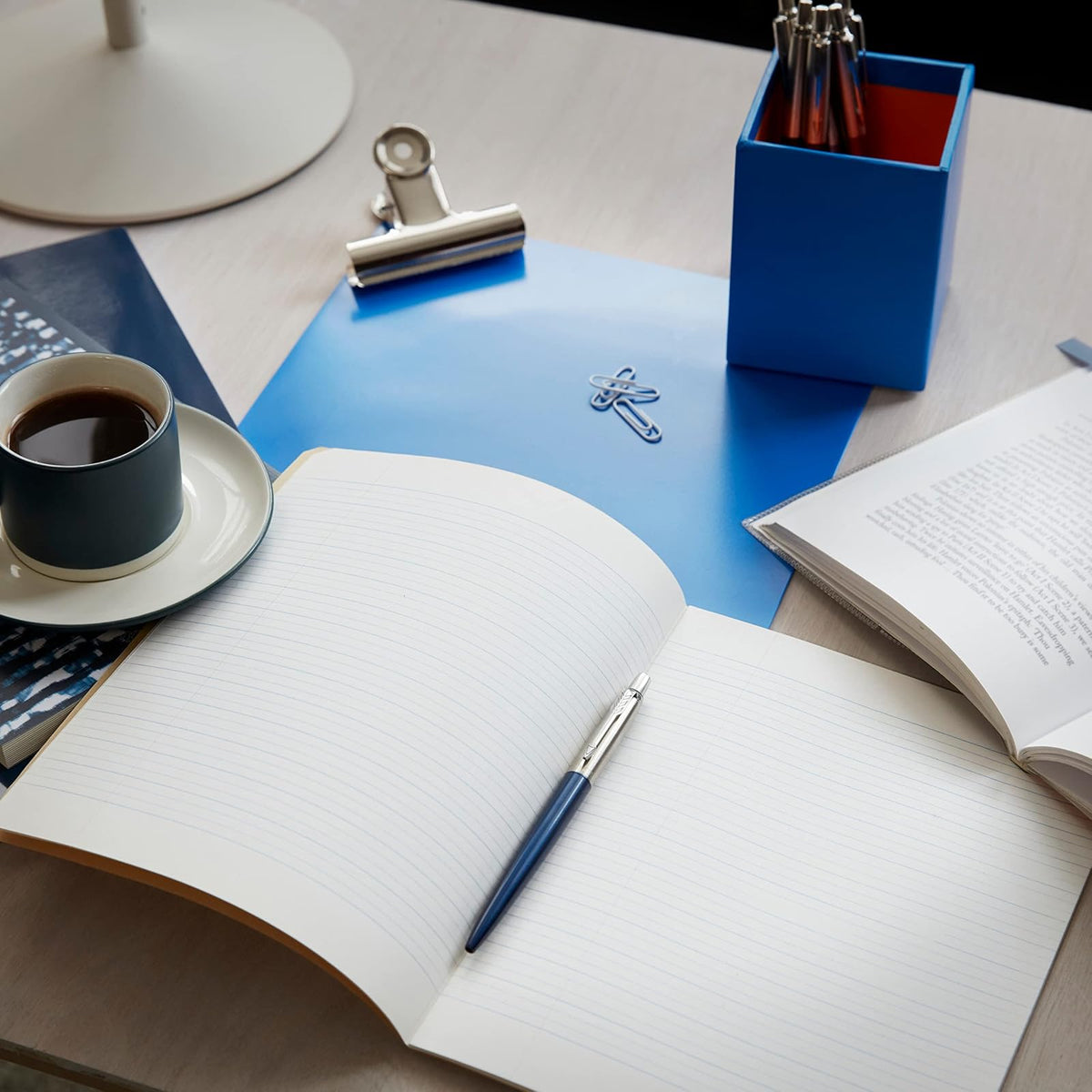 Parker Jotter Boligrafo Azul Real Terminado En Cromo Tinta Azul Punto Mediano