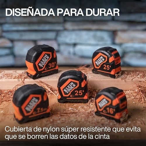 KLEIN TOOLS 9375 | Flexómetro Magnético | 7.5 M | Medición Precisa | Flexometro con imán potente para mayor control; su cinta metrica de doble lectura facilita mediciones precisas y rápidas.