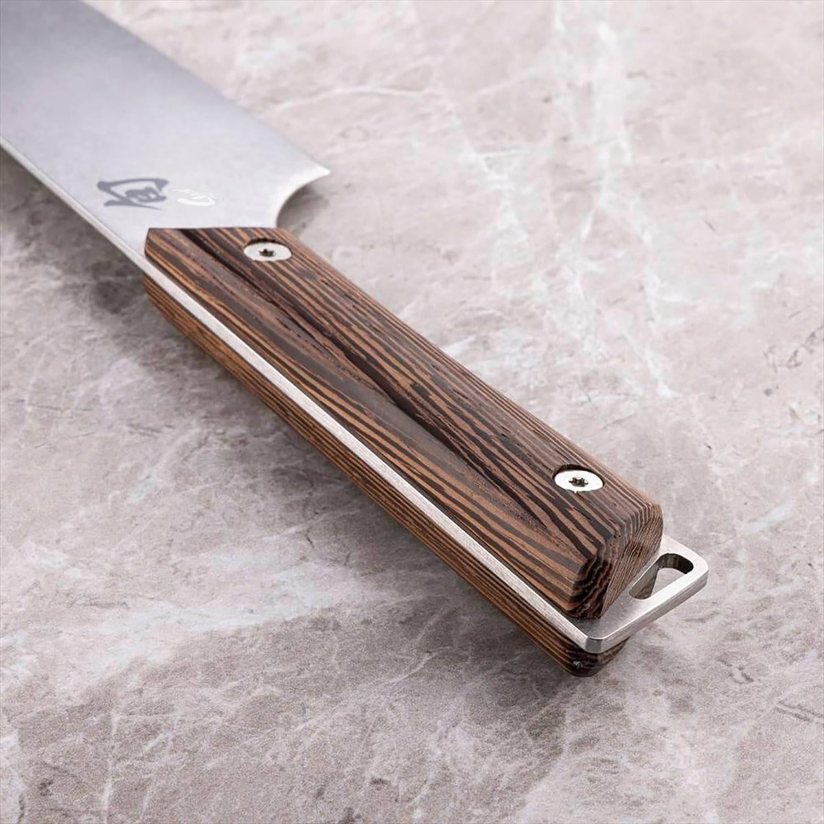 Shun SWT0706 Kanso - Cuchillo de chef (20.32 cm) | Cuchillo de cocina japonés hecho a mano, hoja de acero inoxidable AUS10A, mango Tagayasan