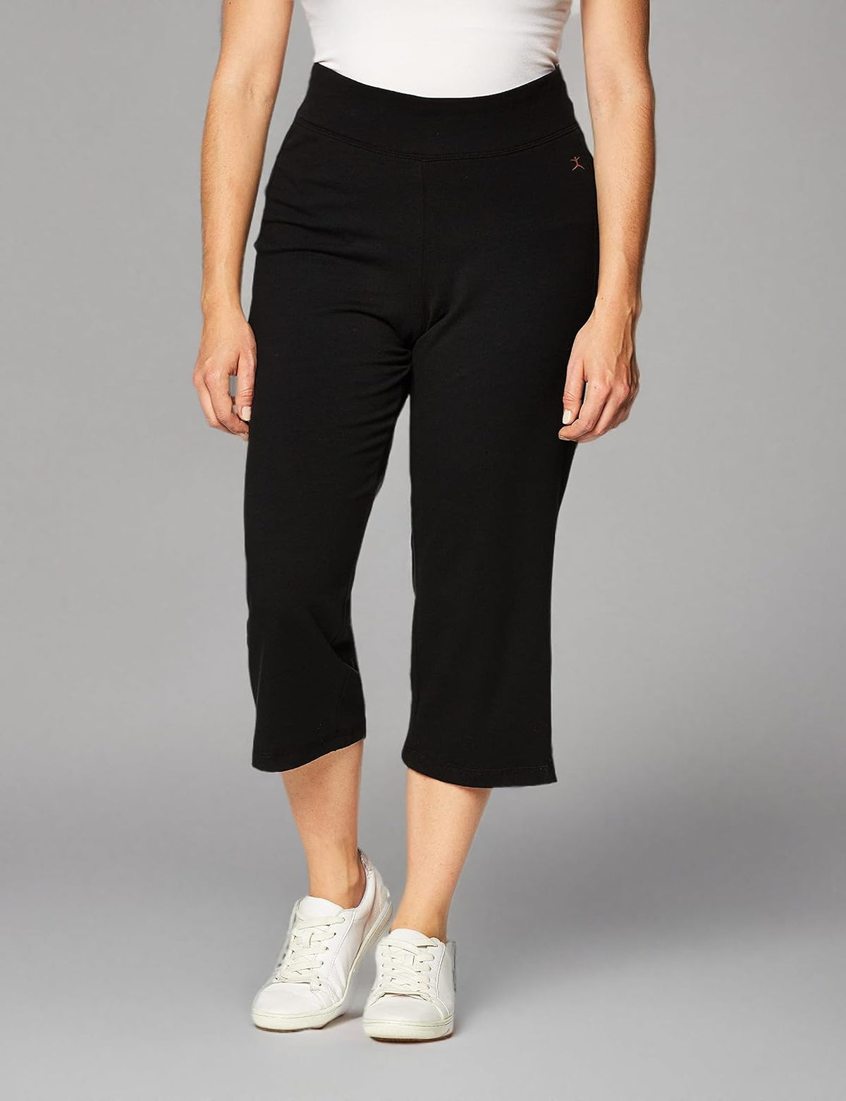 Danskin Pantalón Corto de Yoga de Ajuste Elegante para Mujer