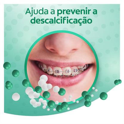 Colgate Enjuague Bucal OrthoGard Sabor a Menta Libre de Alcohol 250 ml | Brinda Protección Especializada que Ayuda a Prevenir Manchas Blancas, Descalcificación y Caries
