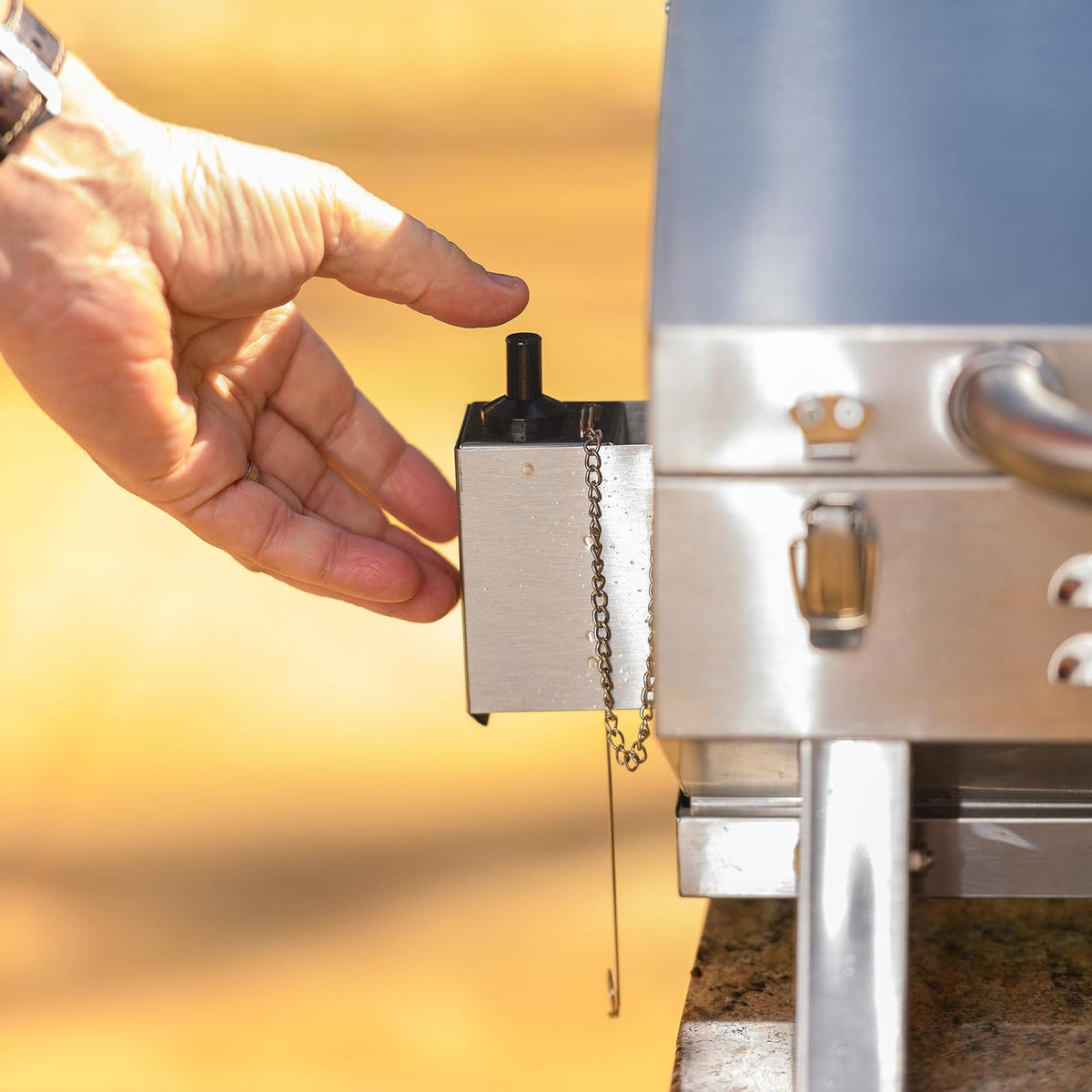 Masterbuilt - Parrilla portátil de gas propano con patas plegables, estante de calentamiento recubierto de cromo y 288 pulgadas cuadradas de acero inoxidable, modelo MB20030819