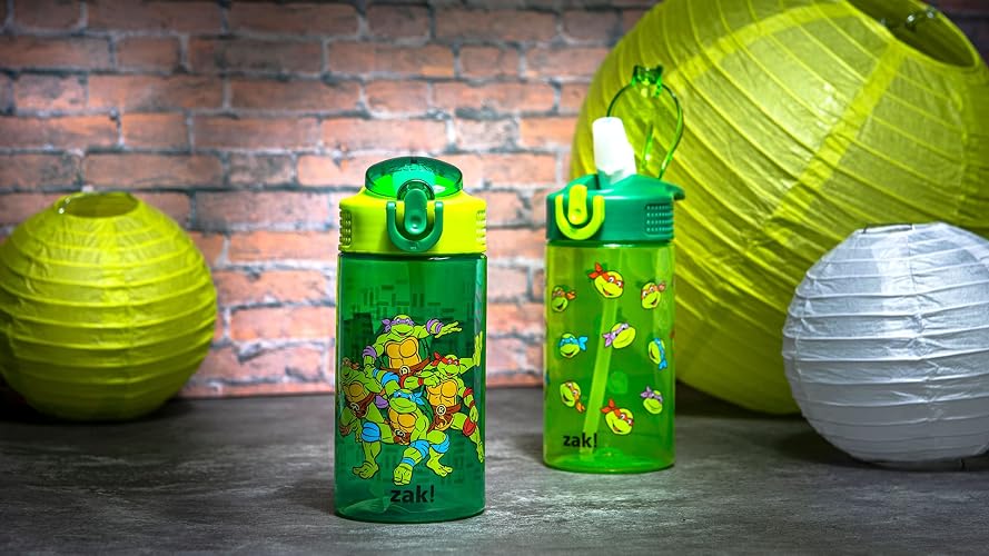 Zak Designs - Botella de agua para niños con tortugas ninja mutantes adolescentes para la escuela o los viajes, 16 onzas, 2 unidades (paquete de 1) botella de agua de plástico duradera con popote,