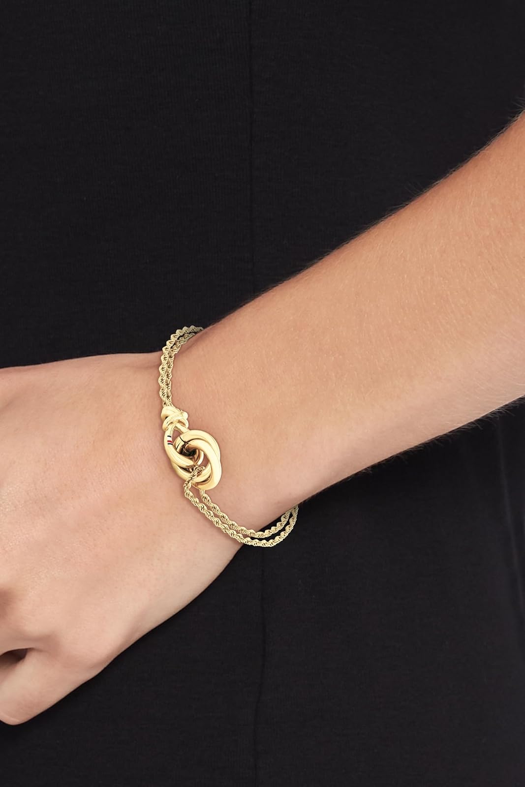 Tommy Hilfiger - Pulsera para Mujer 2780991 Nautical Knot - Acero Inoxidable con Baño IP Dorado - Diseño de Doble Cadena con Nudo Náutico