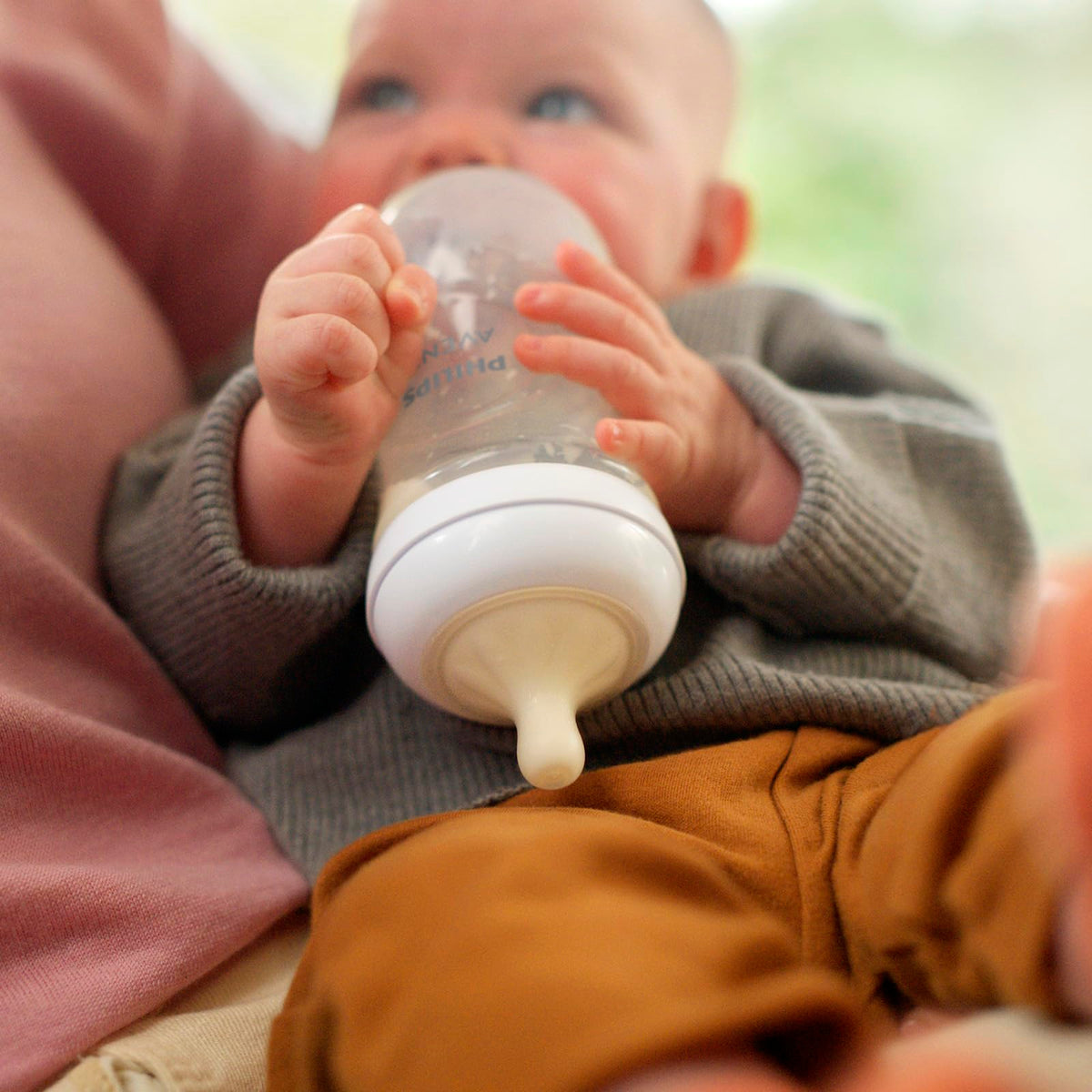 Philips Avent Biberón Natural Response 9 oz Traslúcido | Combina pecho y biberón fácilmente | Apoya el ritmo de alimentación de cada bebé | Flujo 3 - Medio | 1 pz | SCY903/01