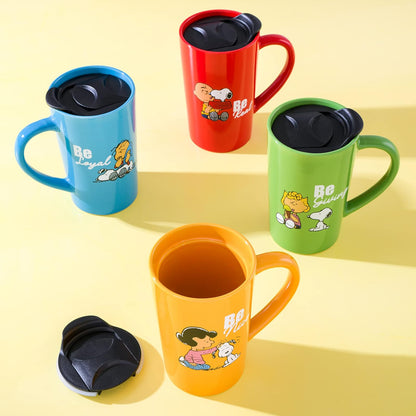 Peanuts Snoopy Gentle Reminders - Taza de viaje de 18 onzas con tapa, gres, paquete de 4, colores surtidos