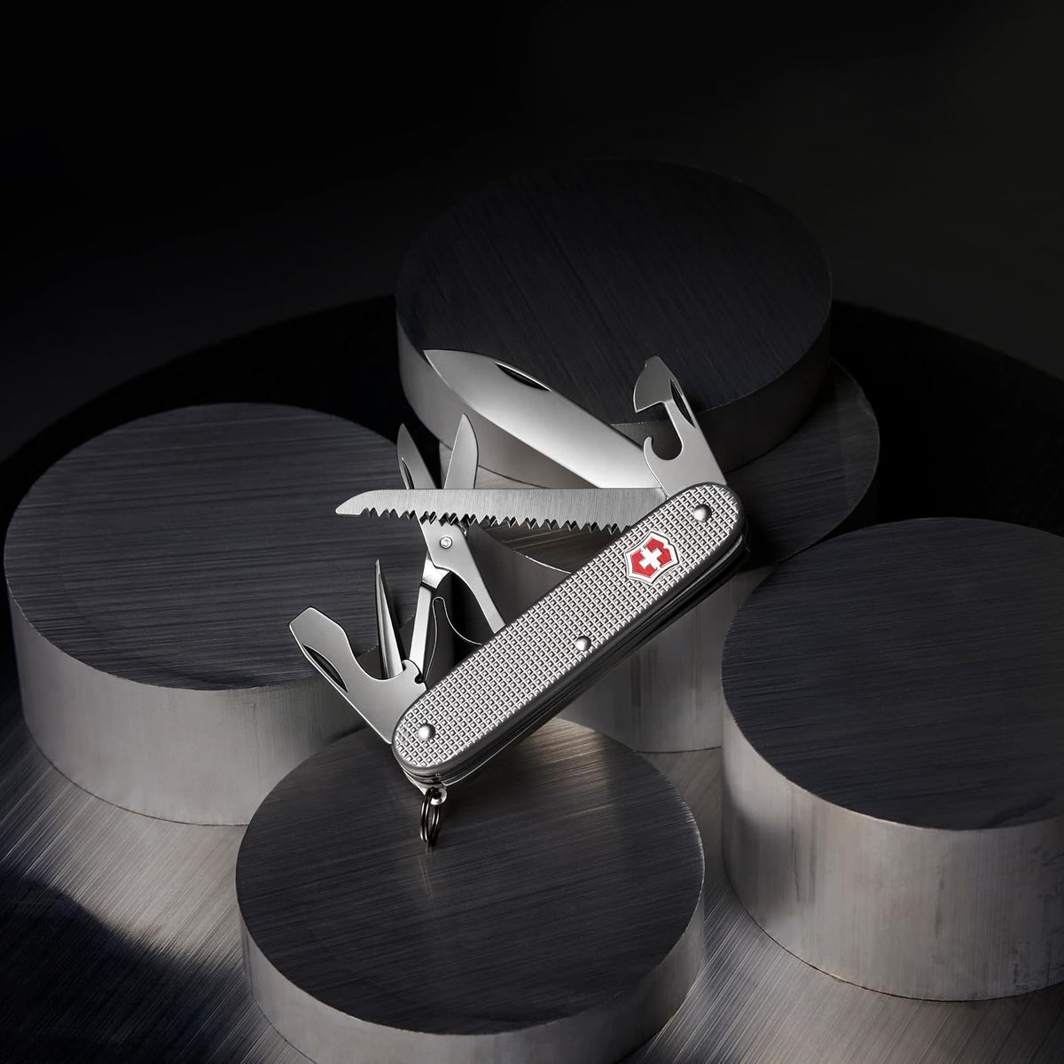Victorinox Navaja Farmer X Alox Estriado, 10 Usos, Plata