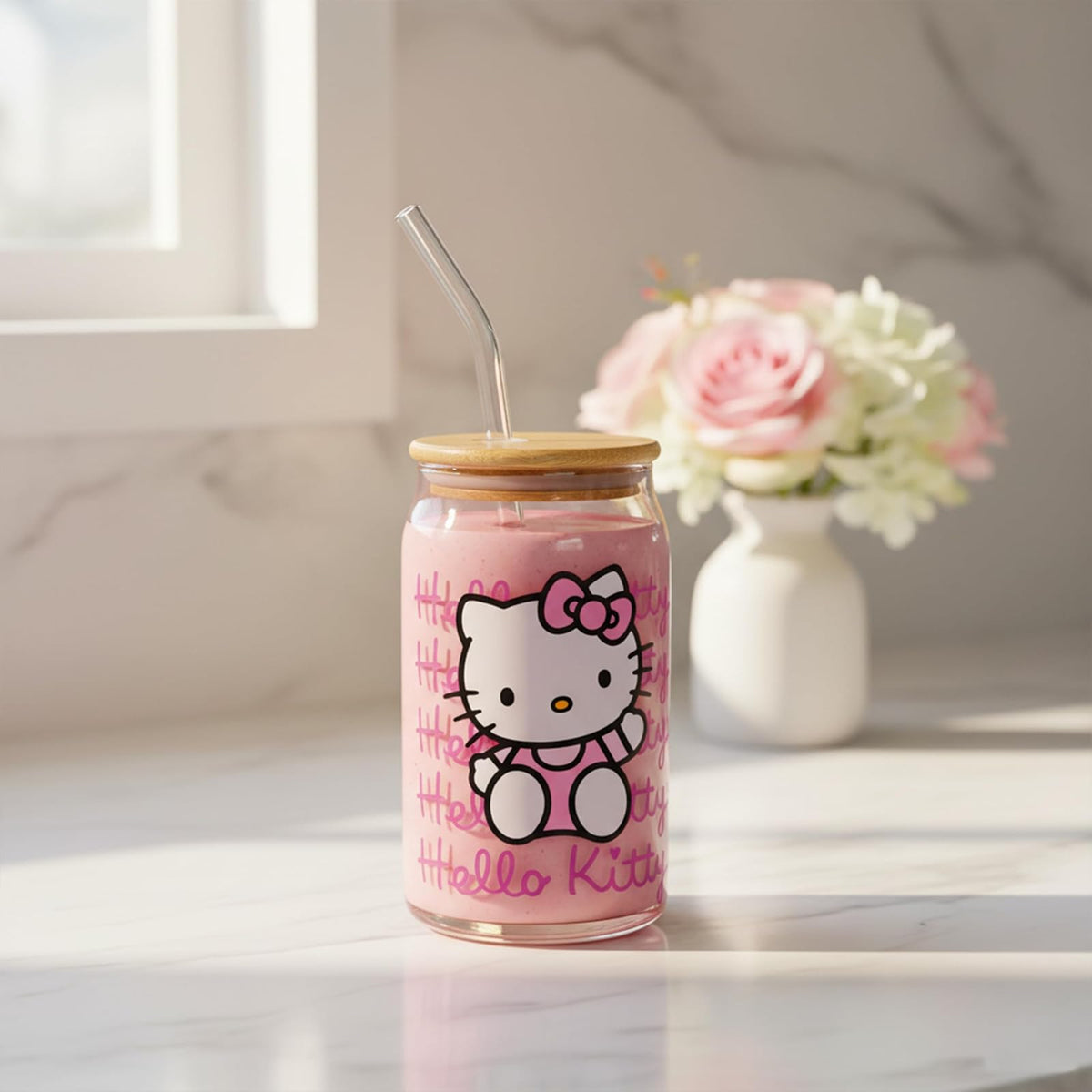 Silver Buffalo Sanrio Hello Kitty - Vaso de vidrio rosa con tapa de bambú y popote de vidrio, 16 onzas