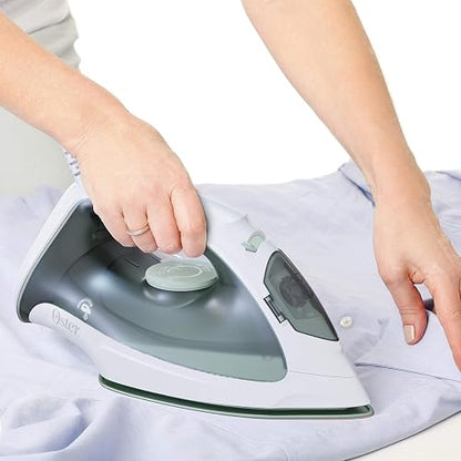 Oster® Plancha de Vapor Serie 3800, Suela Antiadherente, 35% más Ligera que Planchas Tradicionales, Control de Temperatura, Vapor Continuo, Blanca-Verde, GCSTBS3803