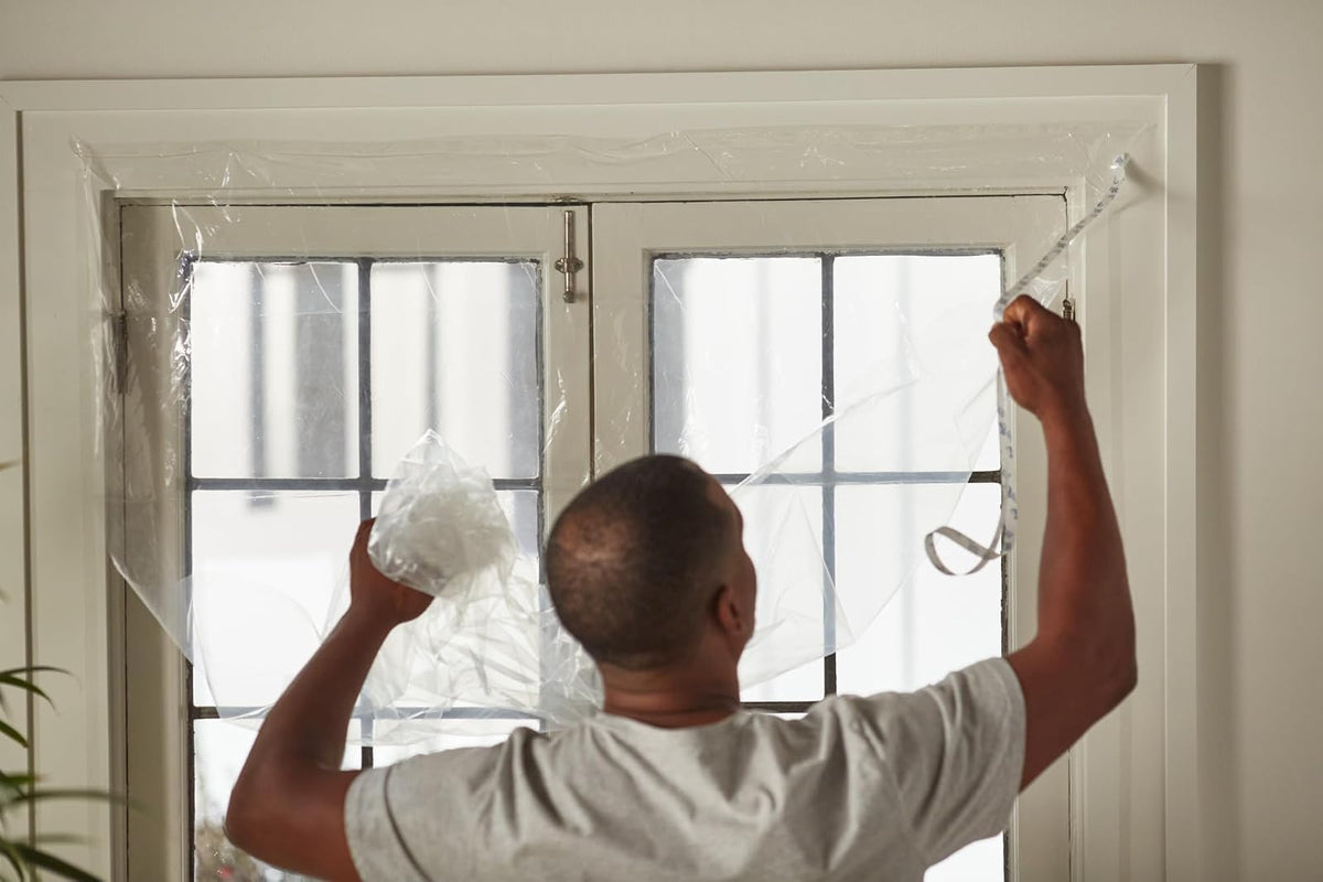 Duck Brand 288069 - Kit de aislamiento para ventanas de invierno – Cubiertas de película retráctil enrollada con sello de ventana de hasta 15 ventanas de 3 x 5 pies, cinta de ventana incluida, fácil