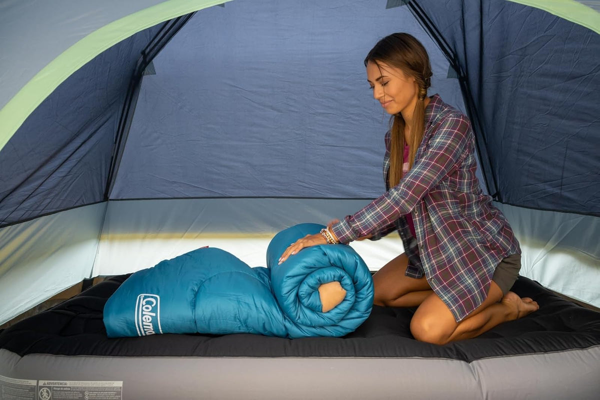 Coleman Brazos - Saco de dormir para adultos de 20/30 °F, con cierre y saco de cosas, lavable a máquina, ideal para camping, viajes, invitados y más