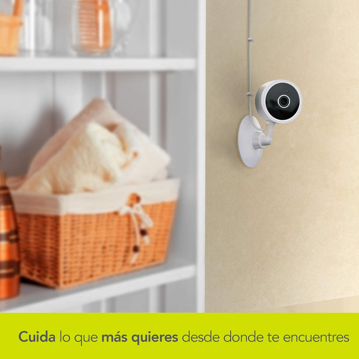 Lloyd's Cámara IP Inteligente WiFi Interior Full HD 1080P Visión Nocturna | Comunicación bidireccional, control desde aplicación móvil y compatibilidad con asistentes virtuales para monitoreo remoto.