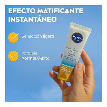 NIVEA SUN Protector Solar Facial Control De Brillo (50 ml), con Efecto Matificante de Larga Duración + SUN Protector Solar Corporal Protect & Sensitive (125 ml) Loción Solar en Spray