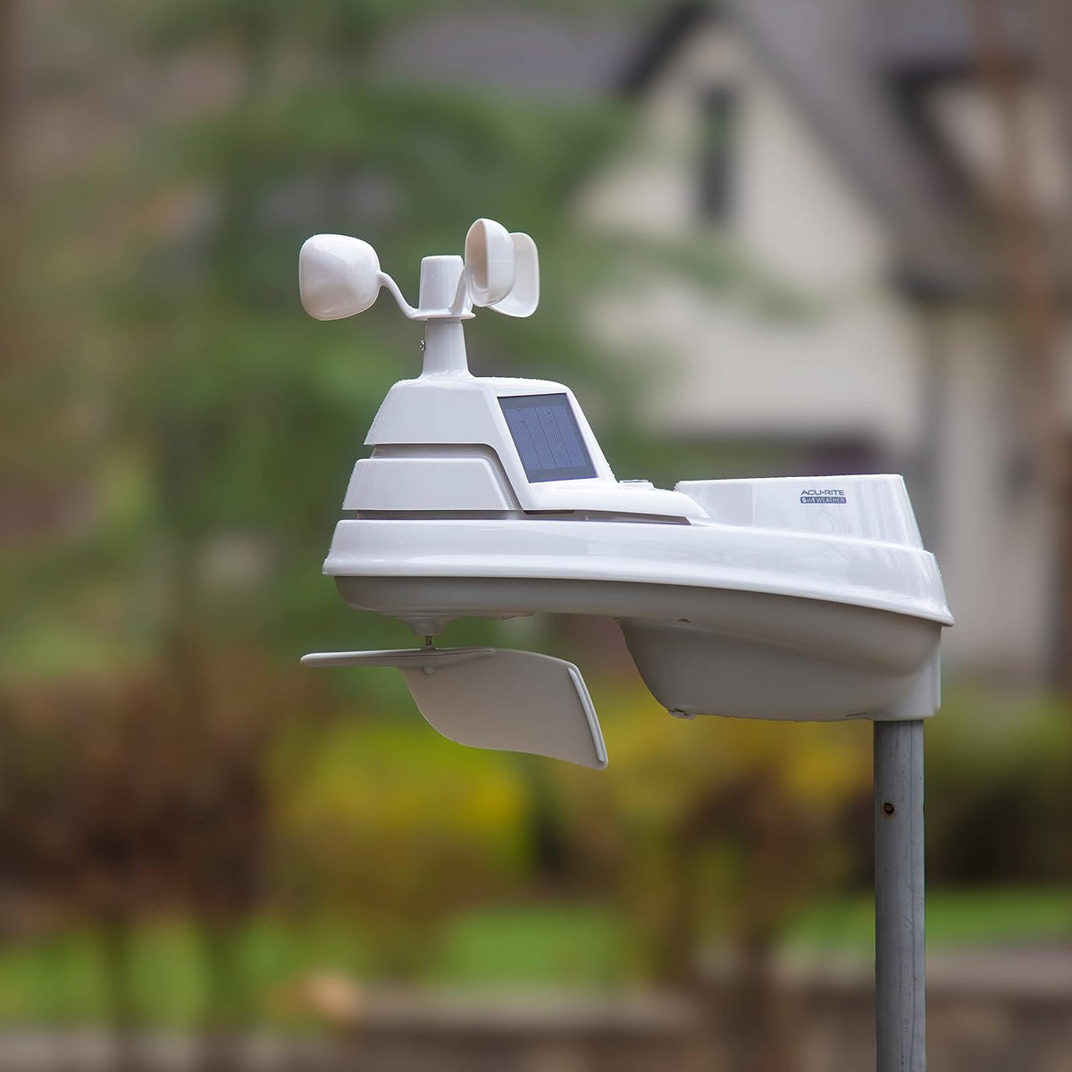 AcuRite 01540M 5-in-1 Weather Station with Wi-Fi Connection to Weather Underground