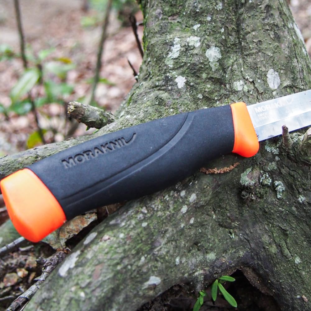 Morakniv Companion Cuchillo resistente con hoja de acero al carbono Sandvik, 0.125/4.1 pulgadas
