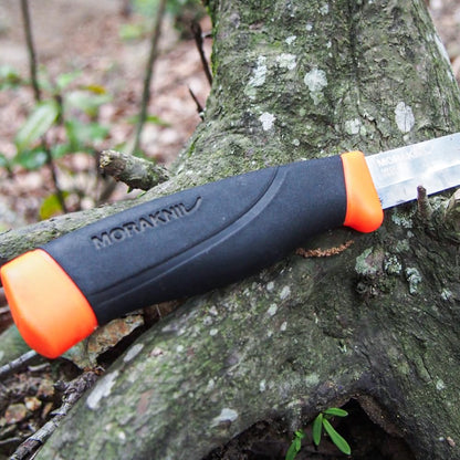 Morakniv Companion Cuchillo resistente con hoja de acero al carbono Sandvik, 0.125/4.1 pulgadas