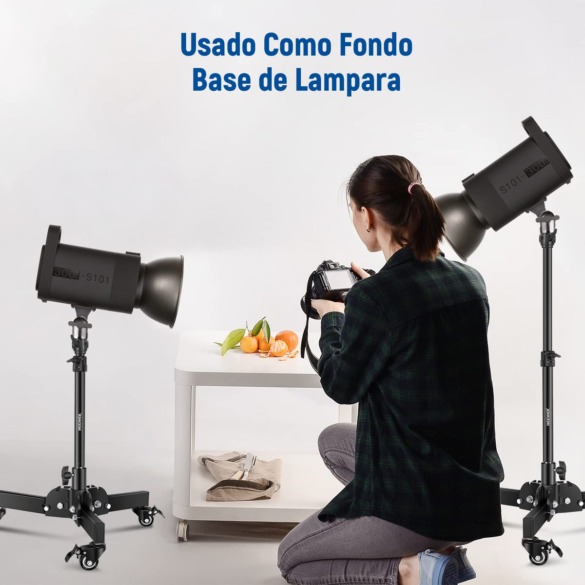 NEEWER Pack de 2 Soportes Luz Alta Resistencia con Ruedas, Altura Máx 2.4 Pies, Trípode Plegable Tomas Angulo Bajo, Soporte Iluminación para Softbox, Monobloques y Otros Equipos Fotográficos, ST72
