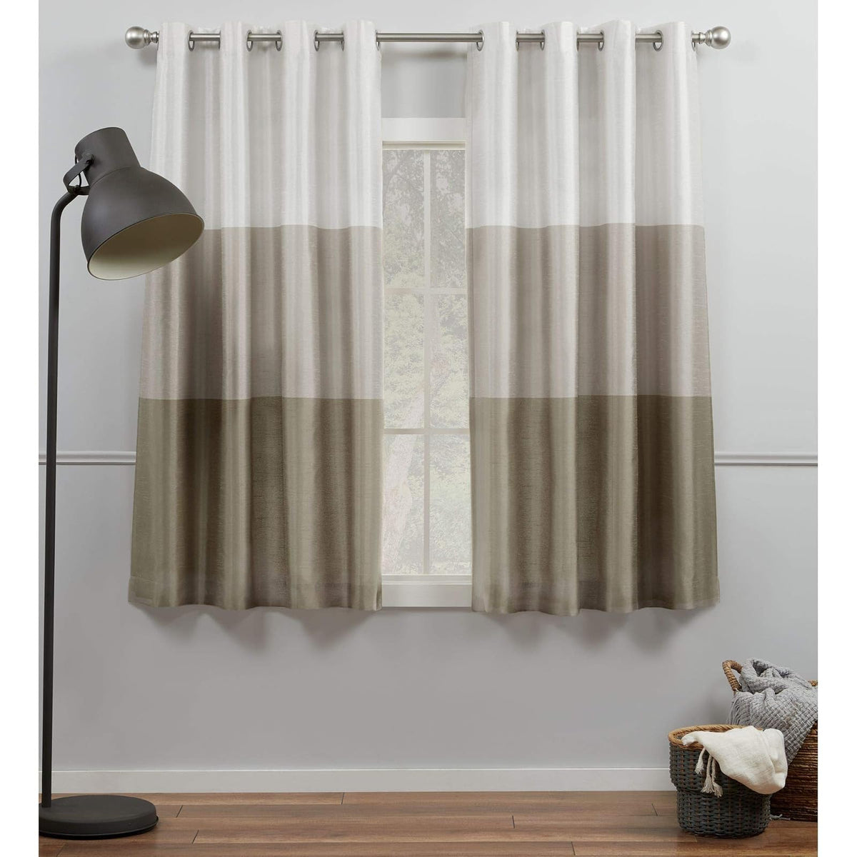 Exclusive Home Cortinas Chateau de Rayas en Seda Sintética con Ojales - Gris pardo - 137.2An x 160Al cm (1 Paneles)