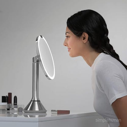 simplehuman - Espejo de maquillaje con sensor redondo de 8 pulgadas con control táctil, ajuste de luz doble, aumento 5x, recargable y sin cable, acero inoxidable dorado rosa