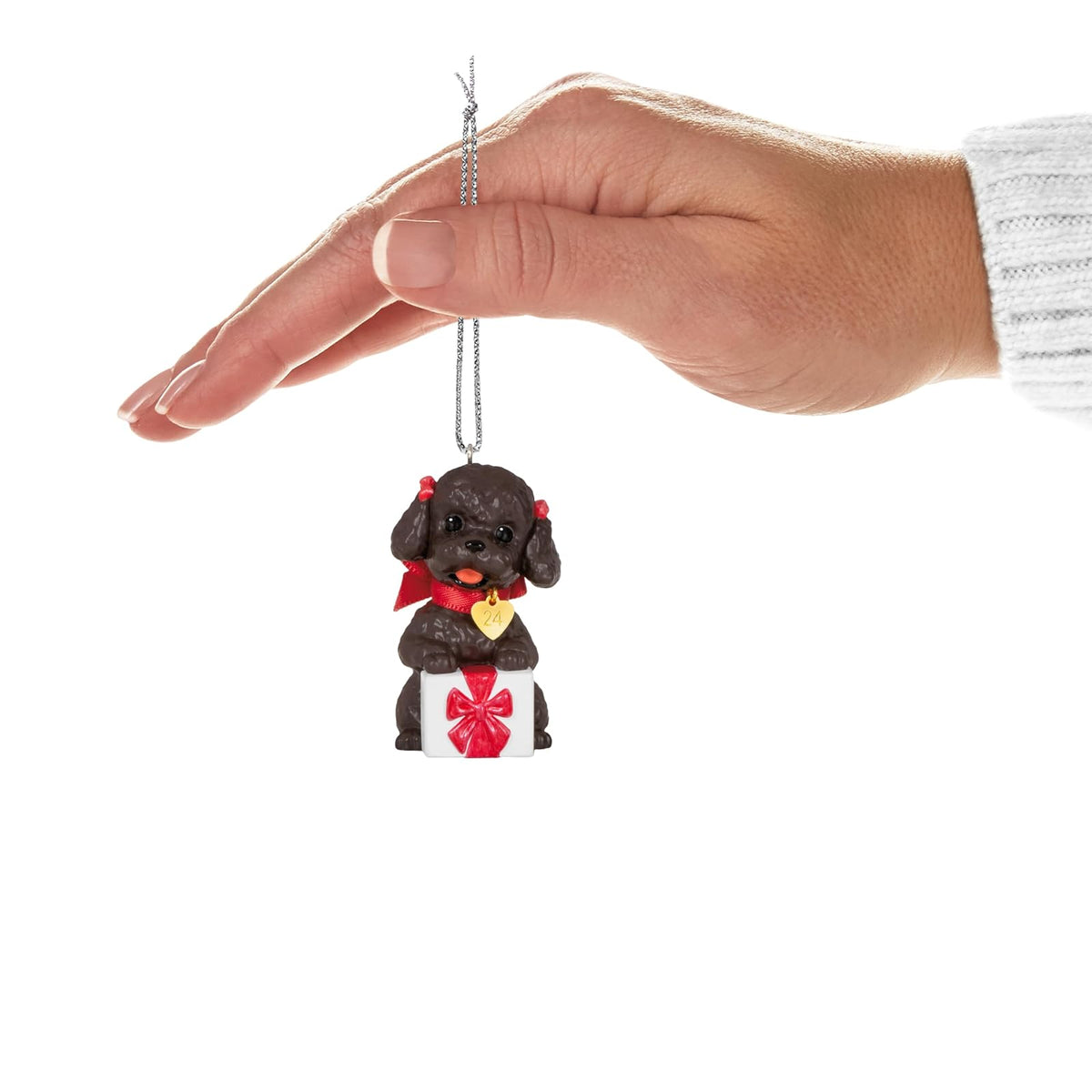 Hallmark - Adorno de Navidad 2024, Cachorro Love Caniche 2024, Regalos para Amantes de los Animales