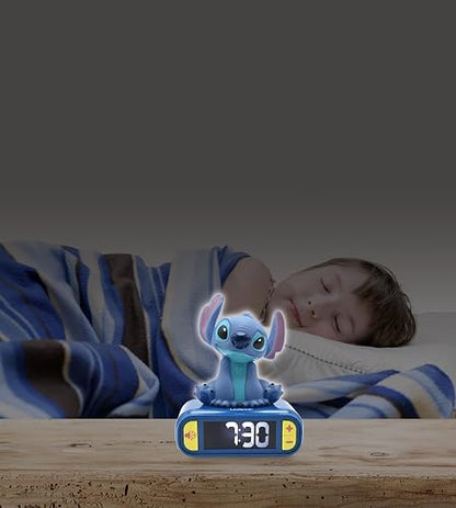 Lexibook Disney Stitch Reloj Despertador Luz Nocturna RL800D | Azul, visualización retroiluminada LCD, 6 sonidos y melodías, función repetición, luminoso, 3 pilas AA