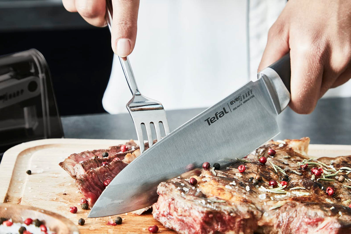Tefal Ever Sharp Chef K25791, Afilador cuchillo y cuchillo chef de 16,5 cm, mantiene tu hoja afilada, afila antes y después de cada uso, hoja de acero inoxidable, sistema bloqueo inteligente