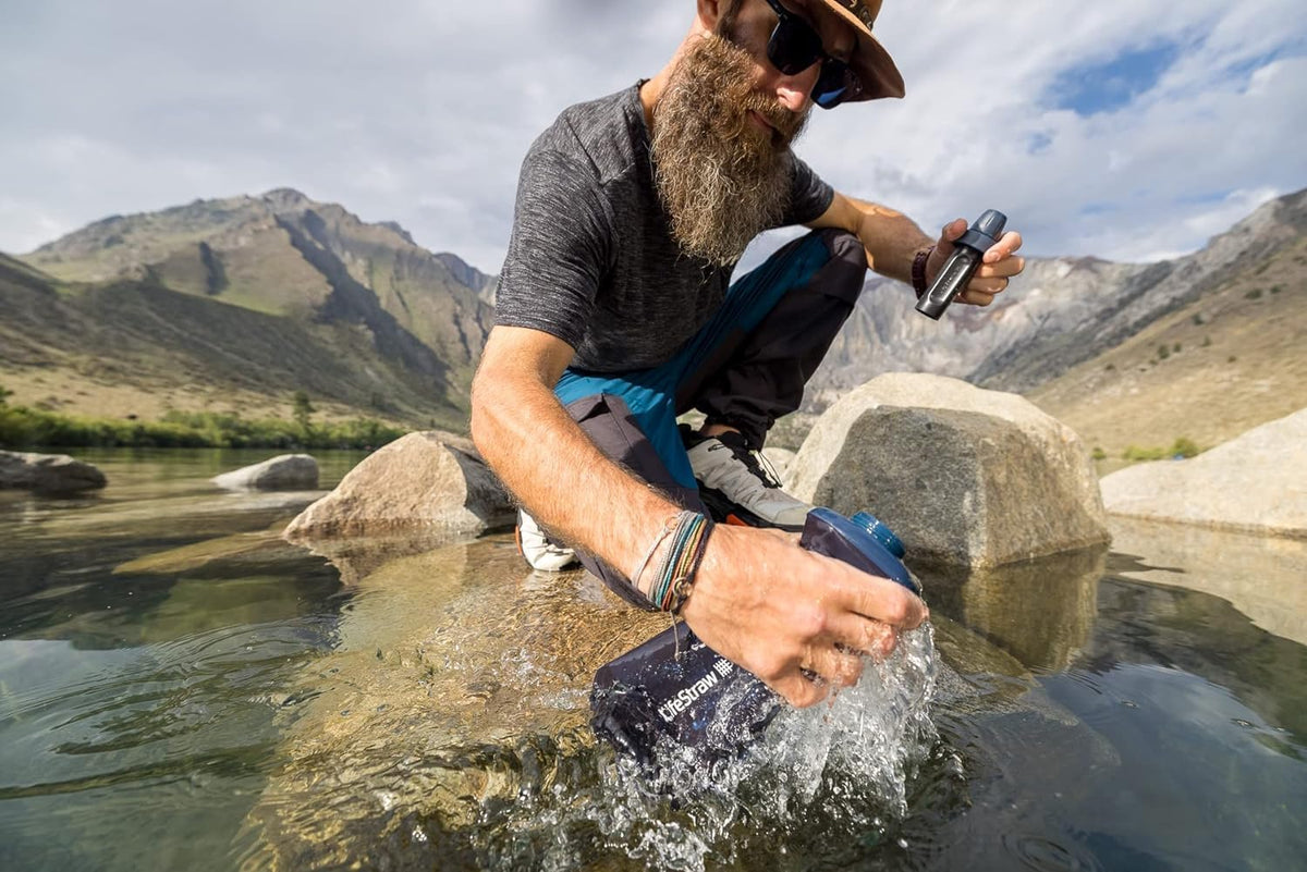 LifeStraw Peak Series Filtro de agua - 1 L, gris montaña oscuro, protege contra bacterias y parásitos, ultracompacto y versátil