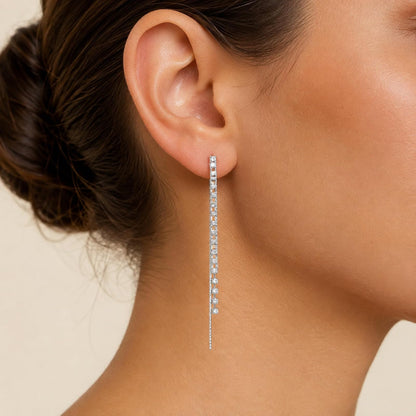 GUESS Aretes de Tono Plateado con Cristales